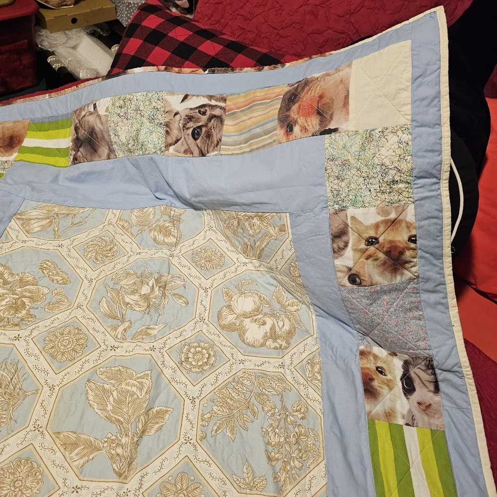 Handcrafted Quilted Cat Faces 🐱 Quilt  machine sewn Approximately 43